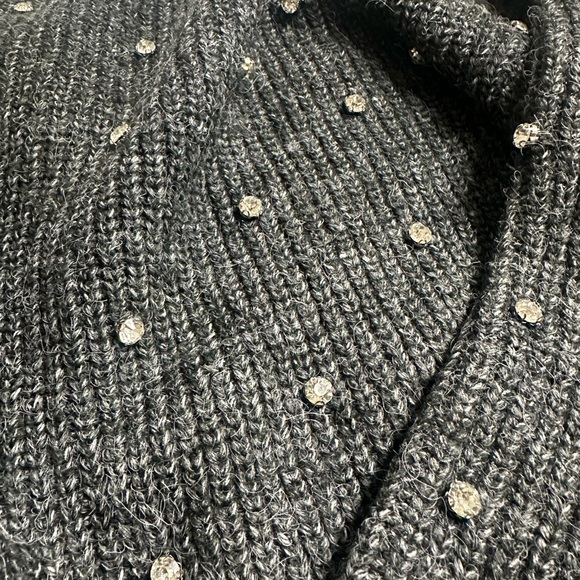 Express Sweater - Picture 3 of 4